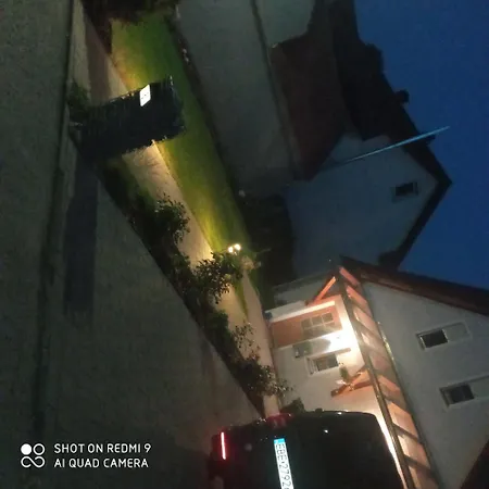 Karolingerweg Gaest Haus דירה